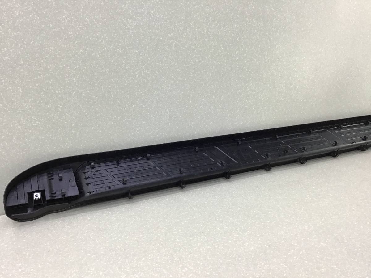 Подножка правая Toyota Hilux 2004-2015 Подножка правая Toyota Hilux 2004-2015