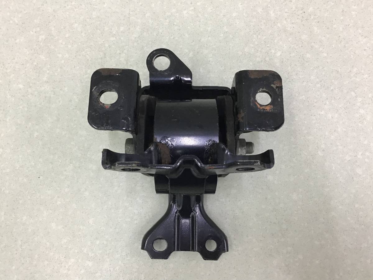 Опора КПП левая Mitsubishi Lancer X (CX, CY) 2007> Опора КПП левая Mitsubishi Lancer X (CX, CY) 2007>