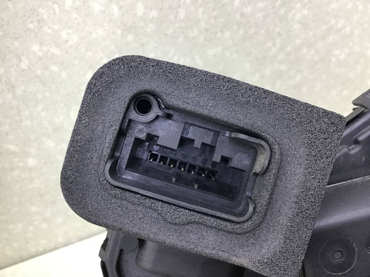 Замок двери задней левой Skoda Rapid 2 2019-2023