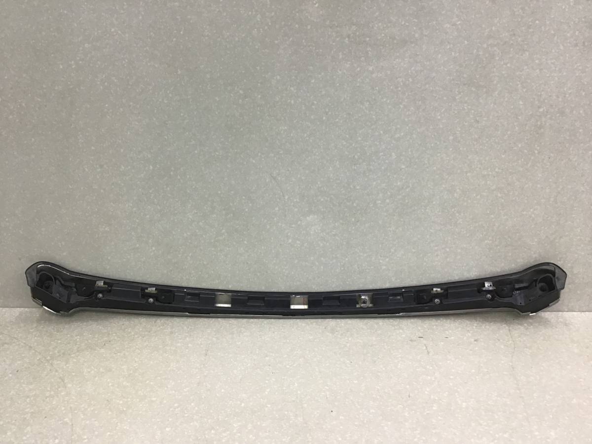 Молдинг капота Toyota Land Cruiser Prado (J150) 2009> Молдинг капота Toyota Land Cruiser Prado (J150) 2009>