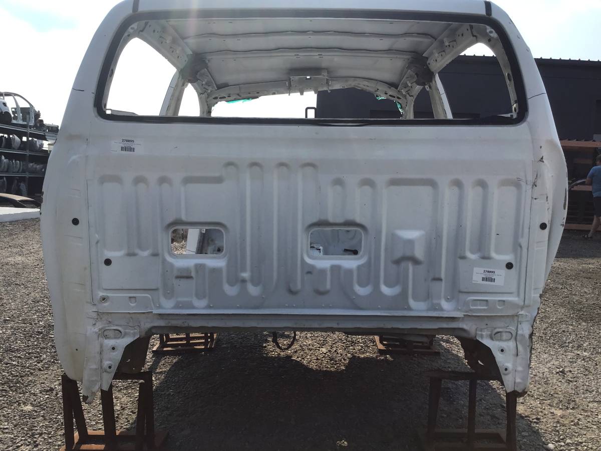 Панель задняя Toyota Hilux (GUN125L, GUN126L, TGN126) 2015-н.в. Панель задняя Toyota Hilux (GUN125L, GUN126L, TGN126) 2015-н.в.