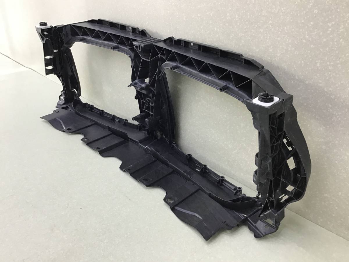 Решетка радиатора BMW X6 G06 2019> Решетка радиатора BMW X6 G06 2019>