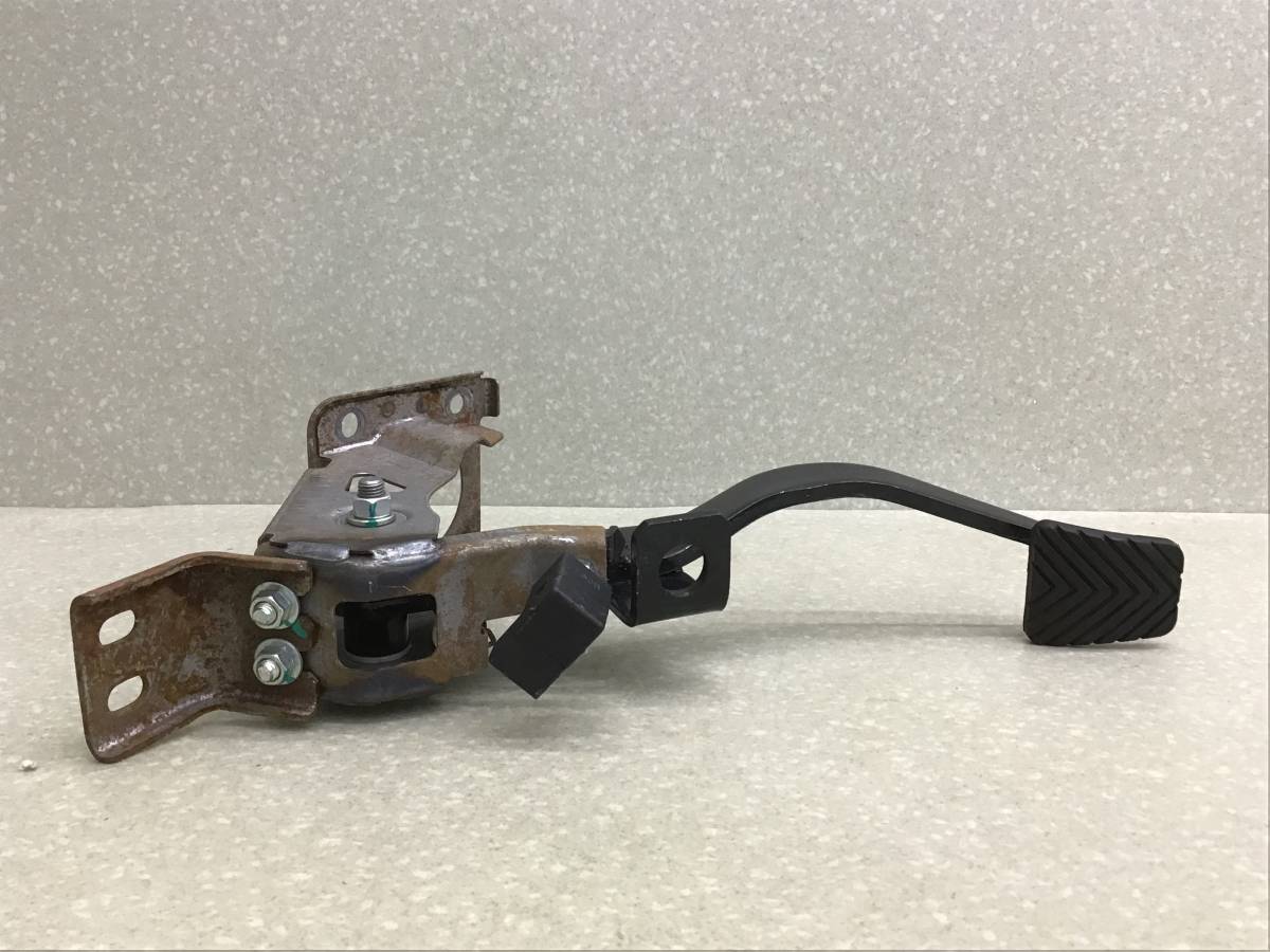 Педаль тормоза Kia Rio 2 (JB) 2005-2011 Педаль тормоза Kia Rio 2 (JB) 2005-2011