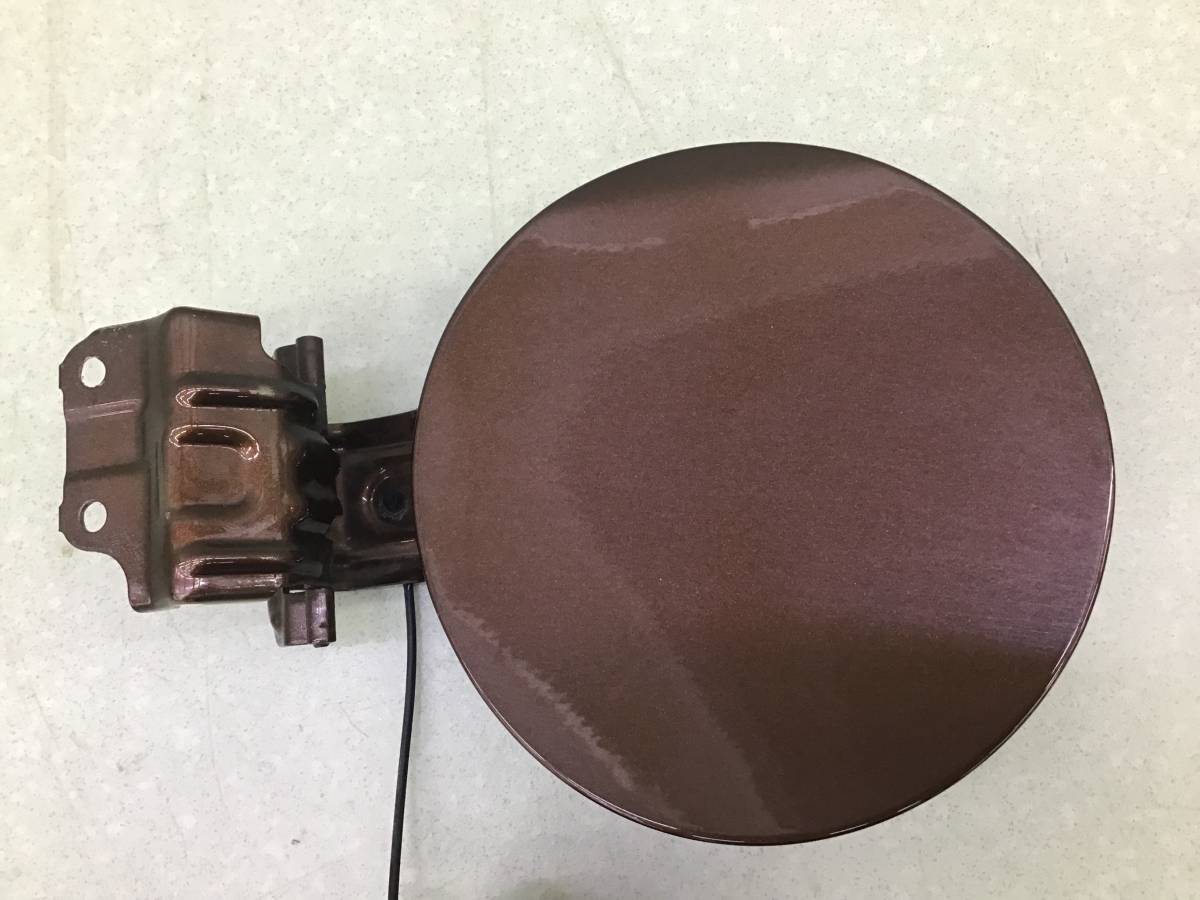 Лючок бензобака Toyota Rav 4 (A40) 2013>