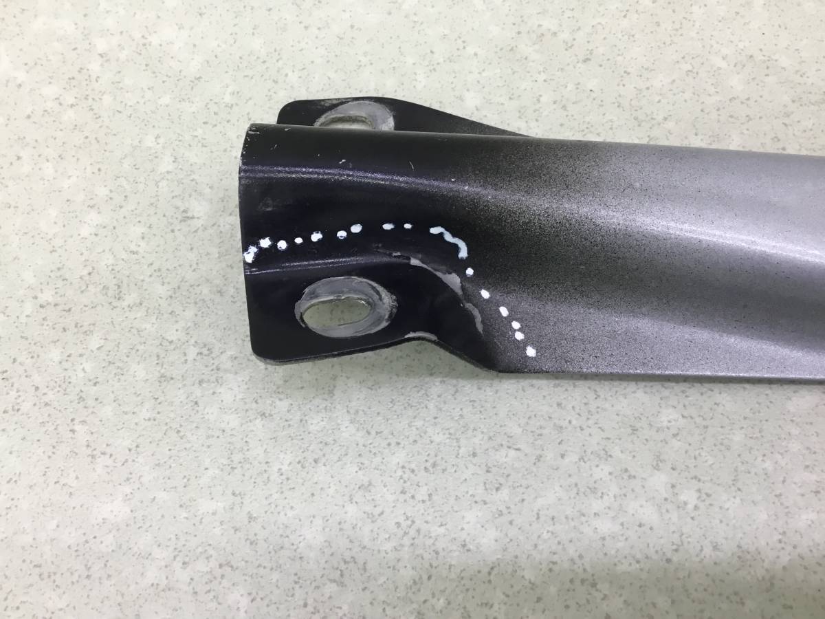 Кронштейн замка капота Mitsubishi L200 (KB) 2006-2016 Кронштейн замка капота Mitsubishi L200 (KB) 2006-2016