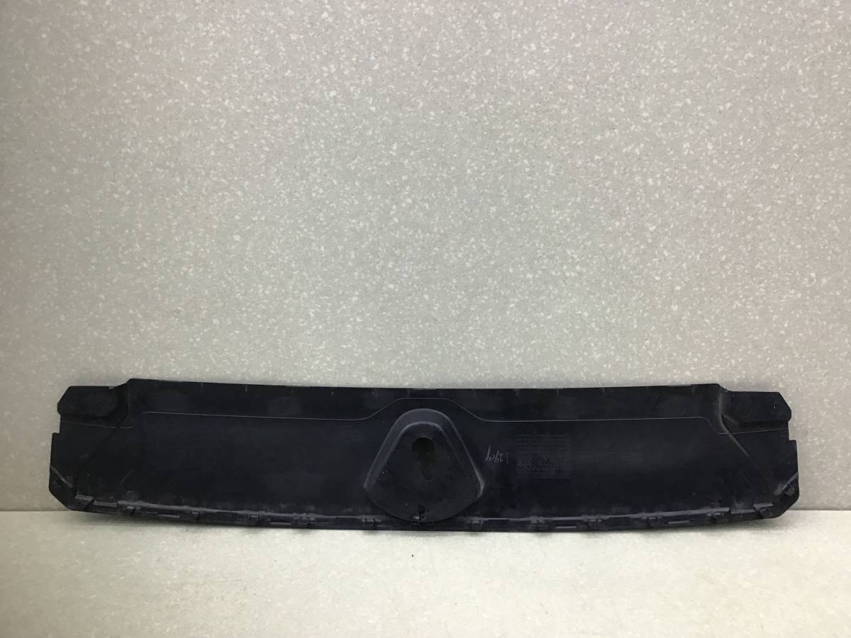 Кожух замка капота Audi Audi Q3 (F3) 2018>