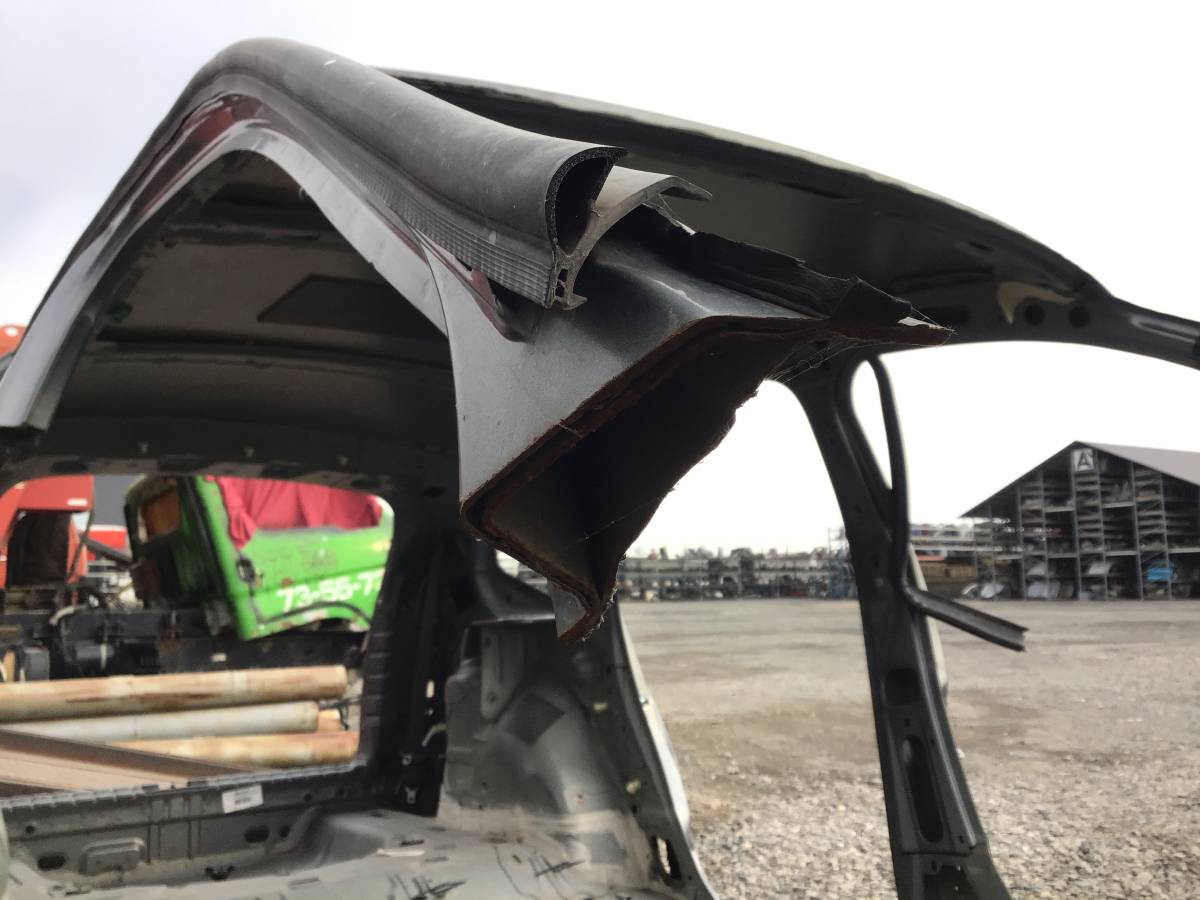 Стойка передней двери Renault Duster (HS) 2010-2021