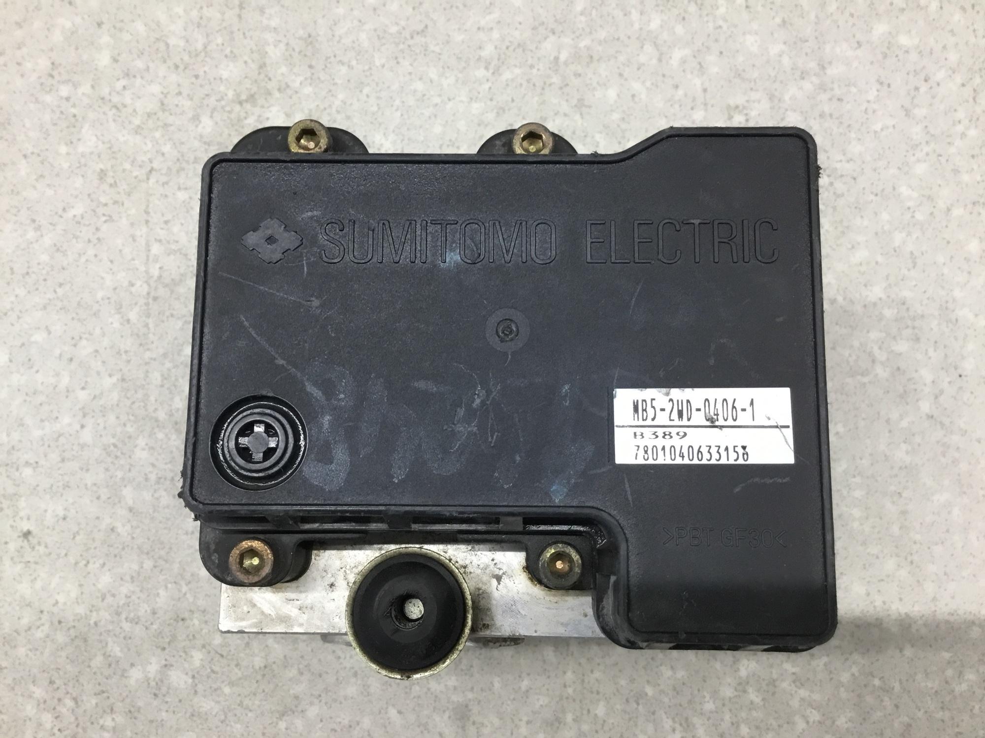 Блок ABS (насос) Mitsubishi Lancer Cedia (CS) 2000-2003