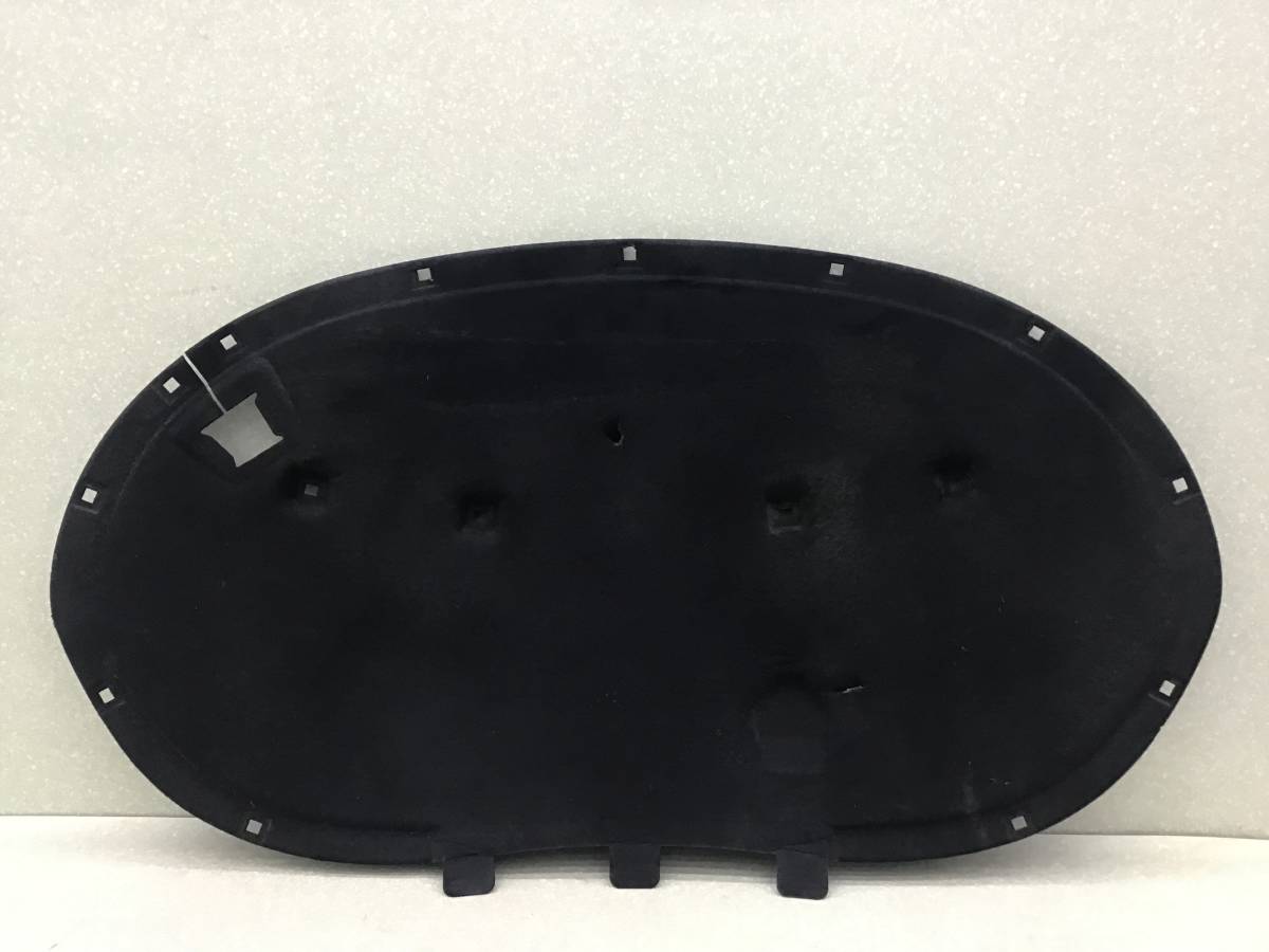 Шумоизоляция капота Volkswagen Passat B7 2011-2015 Шумоизоляция капота Volkswagen Passat B7 2011-2015