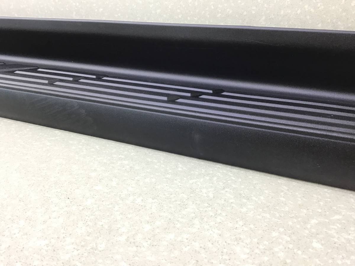 Подножка правая Toyota Hilux 2004-2015 Подножка правая Toyota Hilux 2004-2015