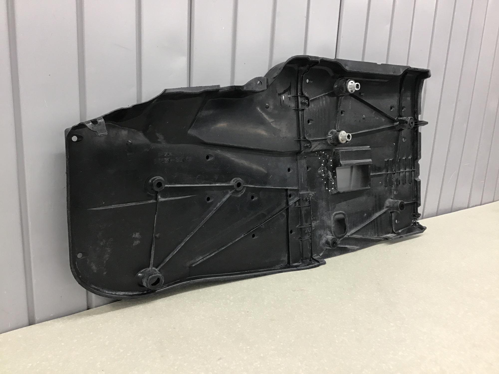 Пыльник (кузов наружные), Lexus GS 300H/350/450 2012> Пыльник (кузов наружные), Lexus GS 300H/350/450 2012>