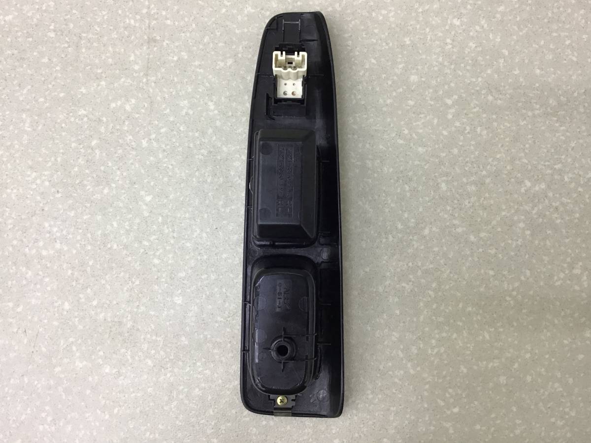 Кнопка стеклоподъемника Toyota Camry (V30) 2001-2006