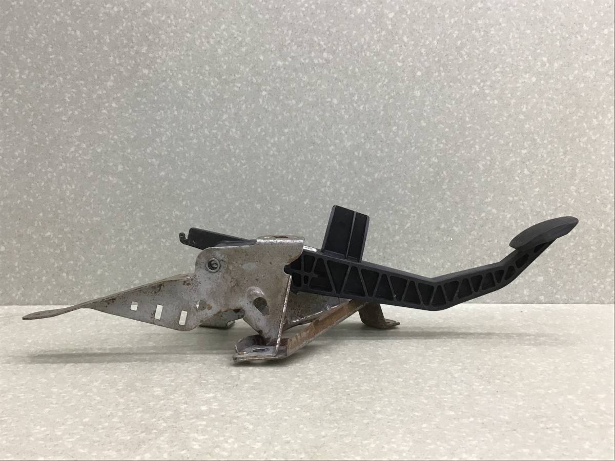 Педаль сцепления Ford Focus 2 (CB4) 2007-2011 Педаль сцепления Ford Focus 2 (CB4) 2007-2011