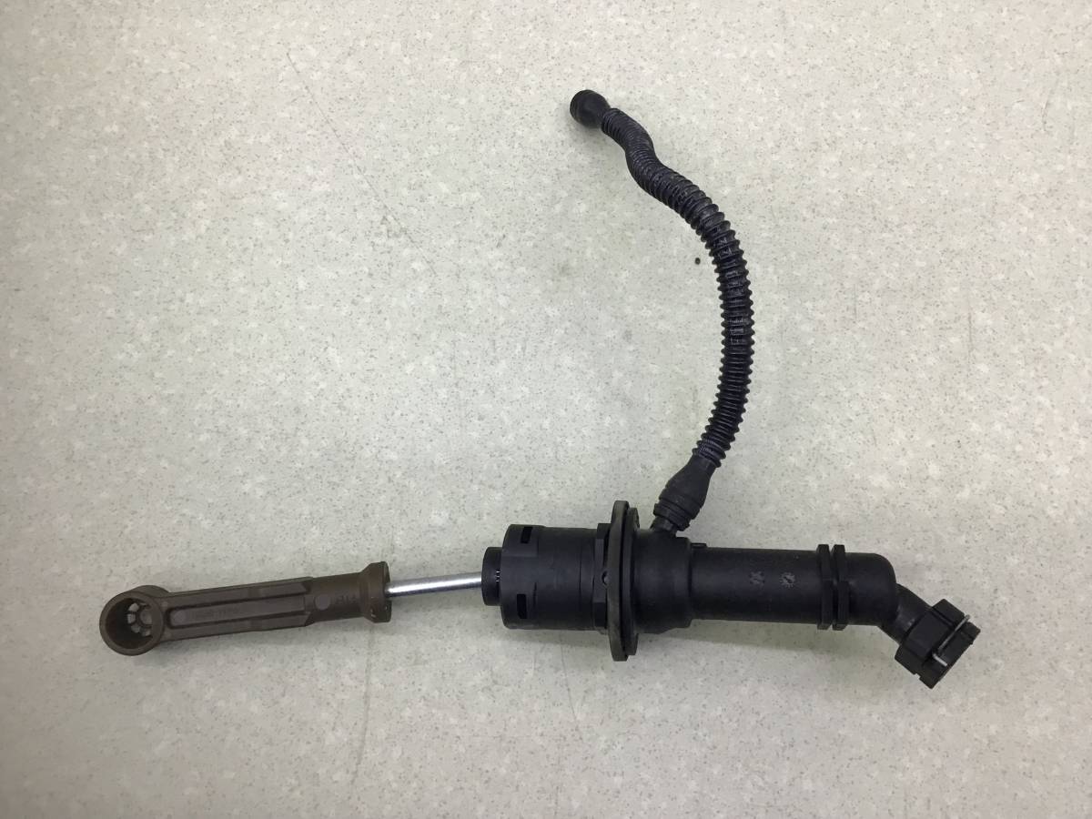 Цилиндр сцепления главный Renault Logan (2) 2014>