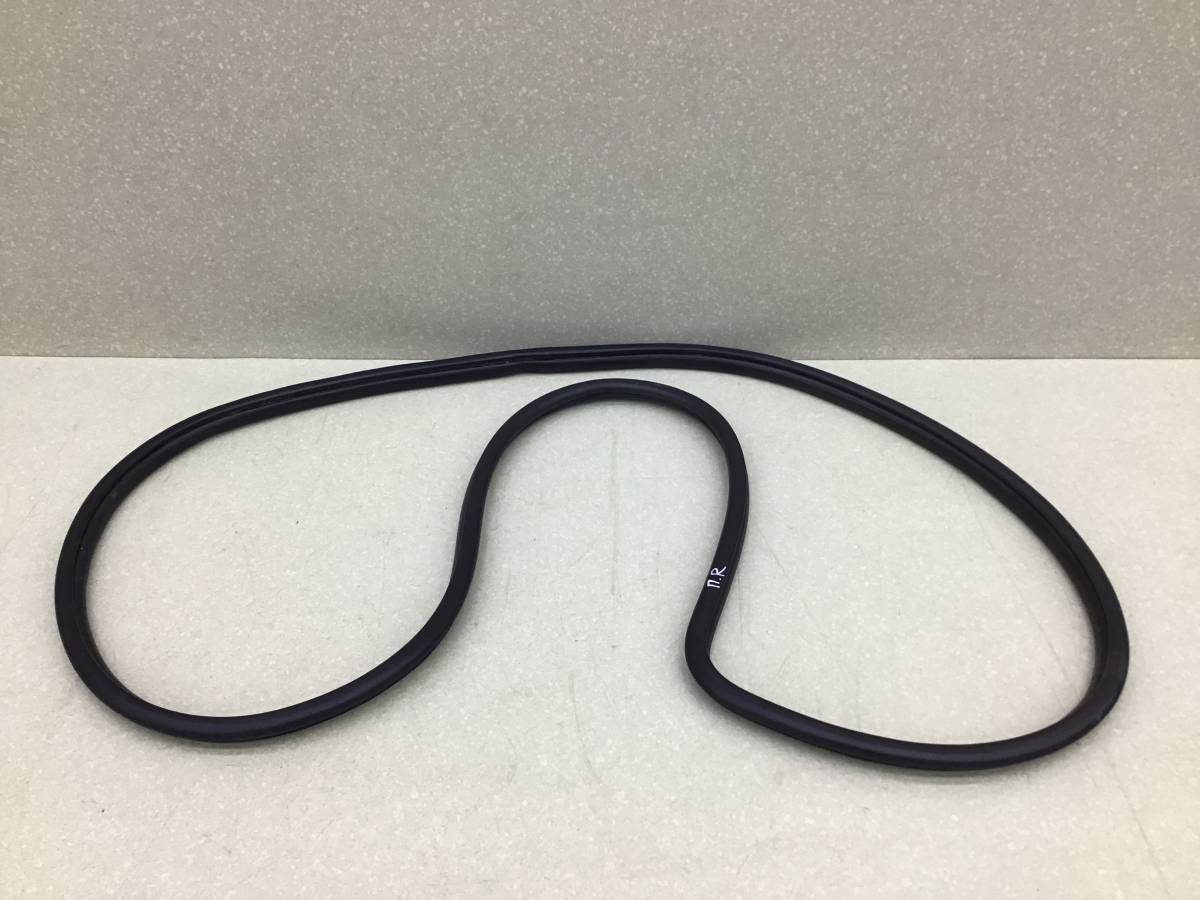 Уплотнитель проема двери передней правой Toyota Rav 4 (A40) 2013>