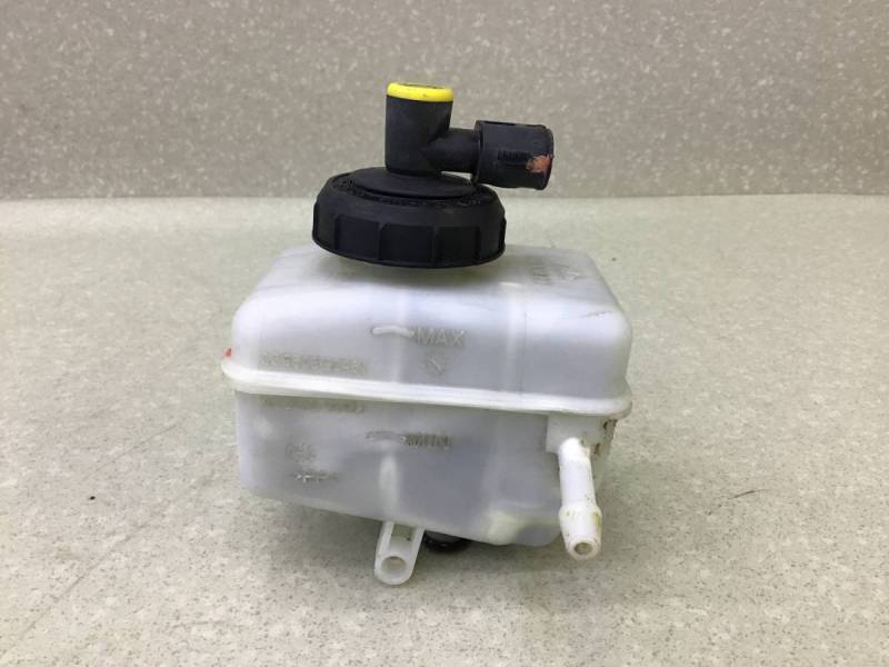 Бачок главного тормозного цилиндра Renault Duster (HS) 2010-2021