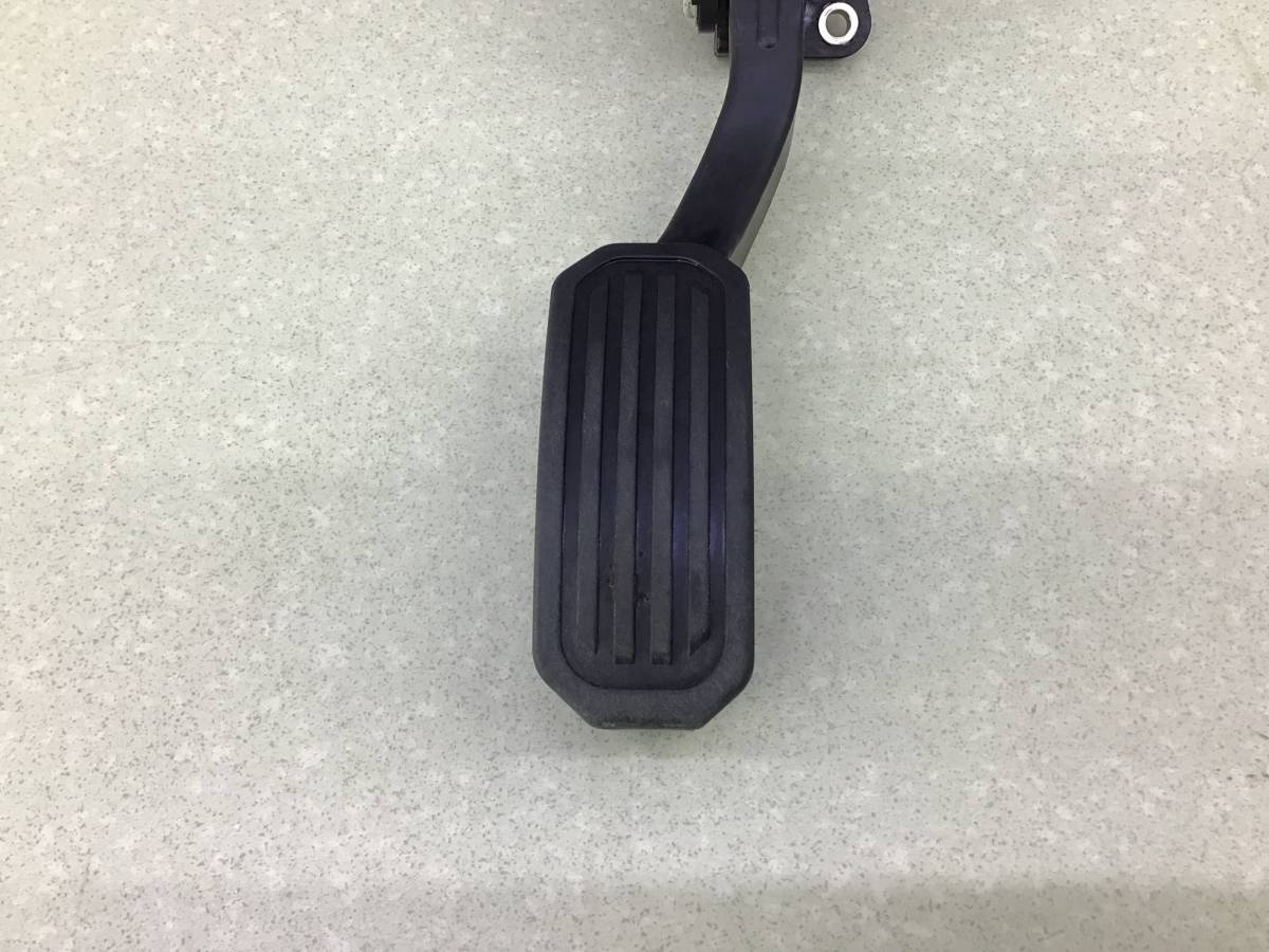 Педаль газа Toyota Camry (V50) 2011-2017 Педаль газа Toyota Camry (V50) 2011-2017