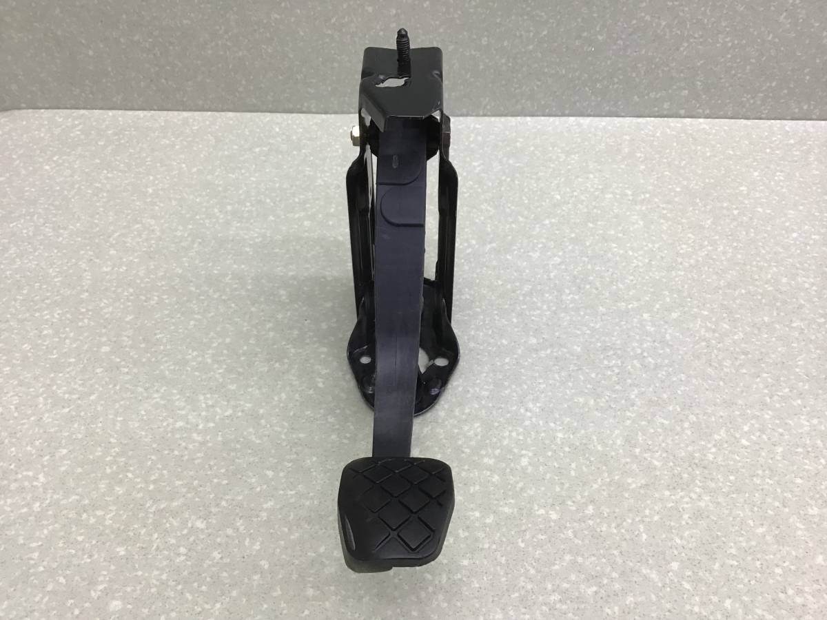Педаль сцепления Skoda Octavia A4 (1U2) 2000-2011 Педаль сцепления Skoda Octavia A4 (1U2) 2000-2011