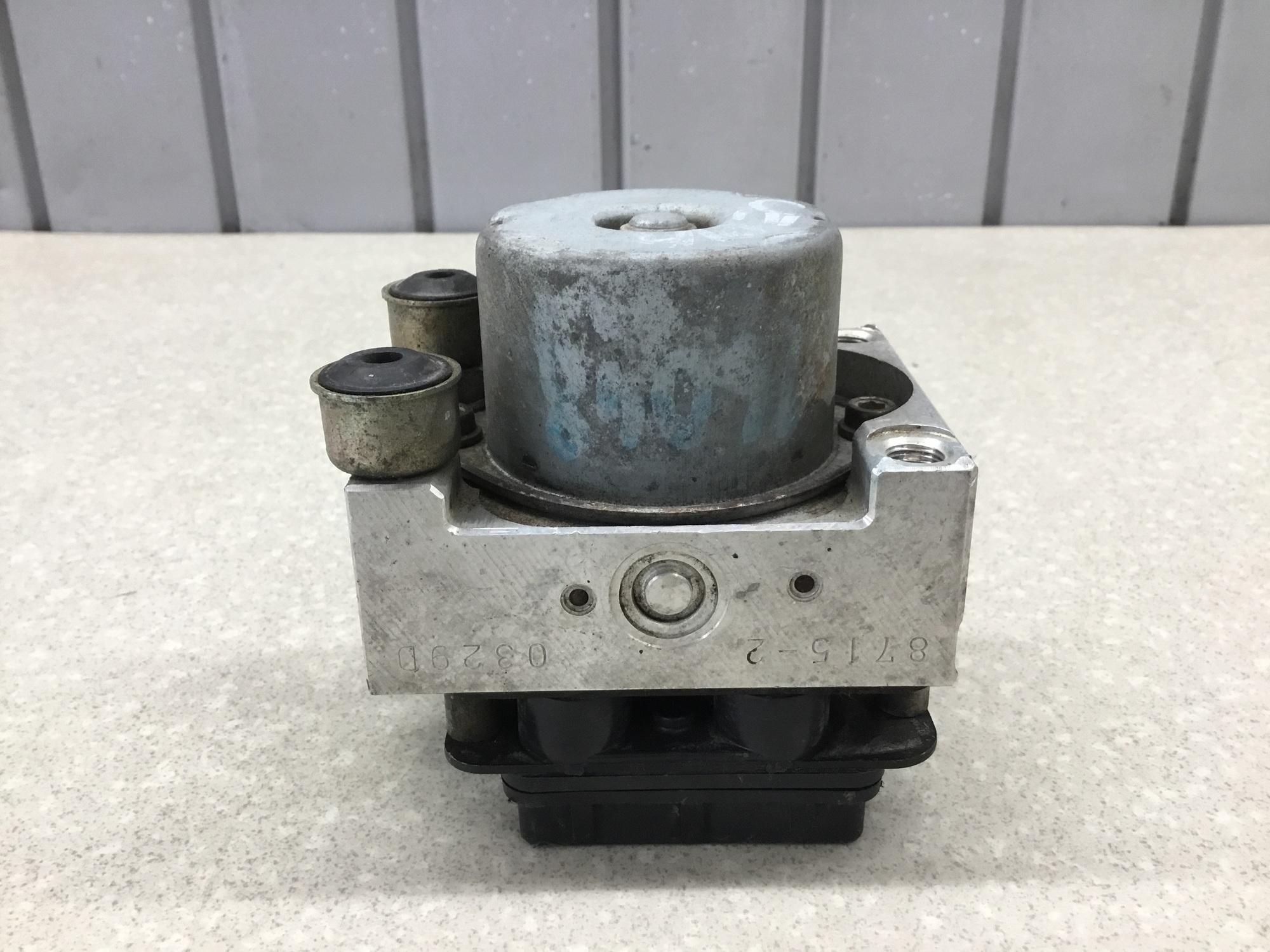 Блок ABS (насос) Mitsubishi Lancer Cedia (CS) 2000-2003