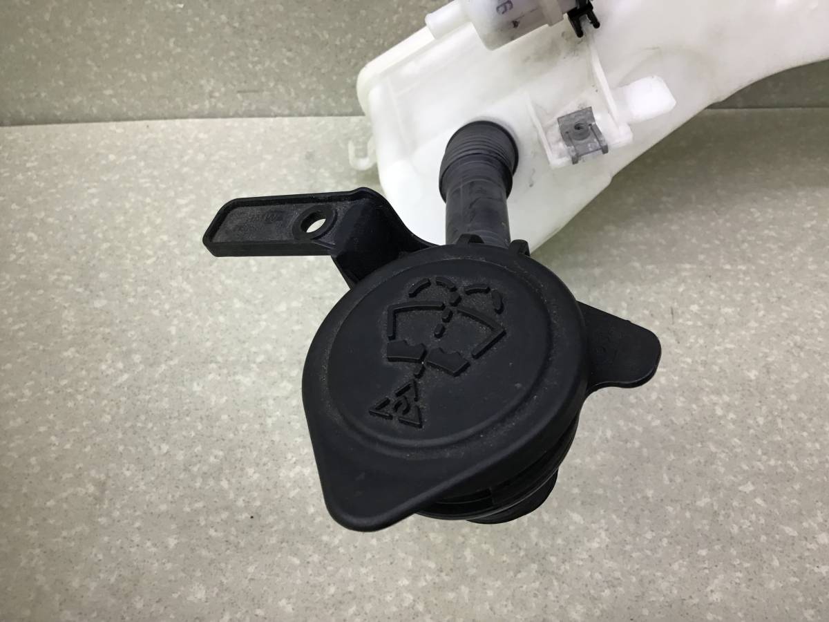 Бачок омывателя лобового стекла BMW X5 E70 2007-2013