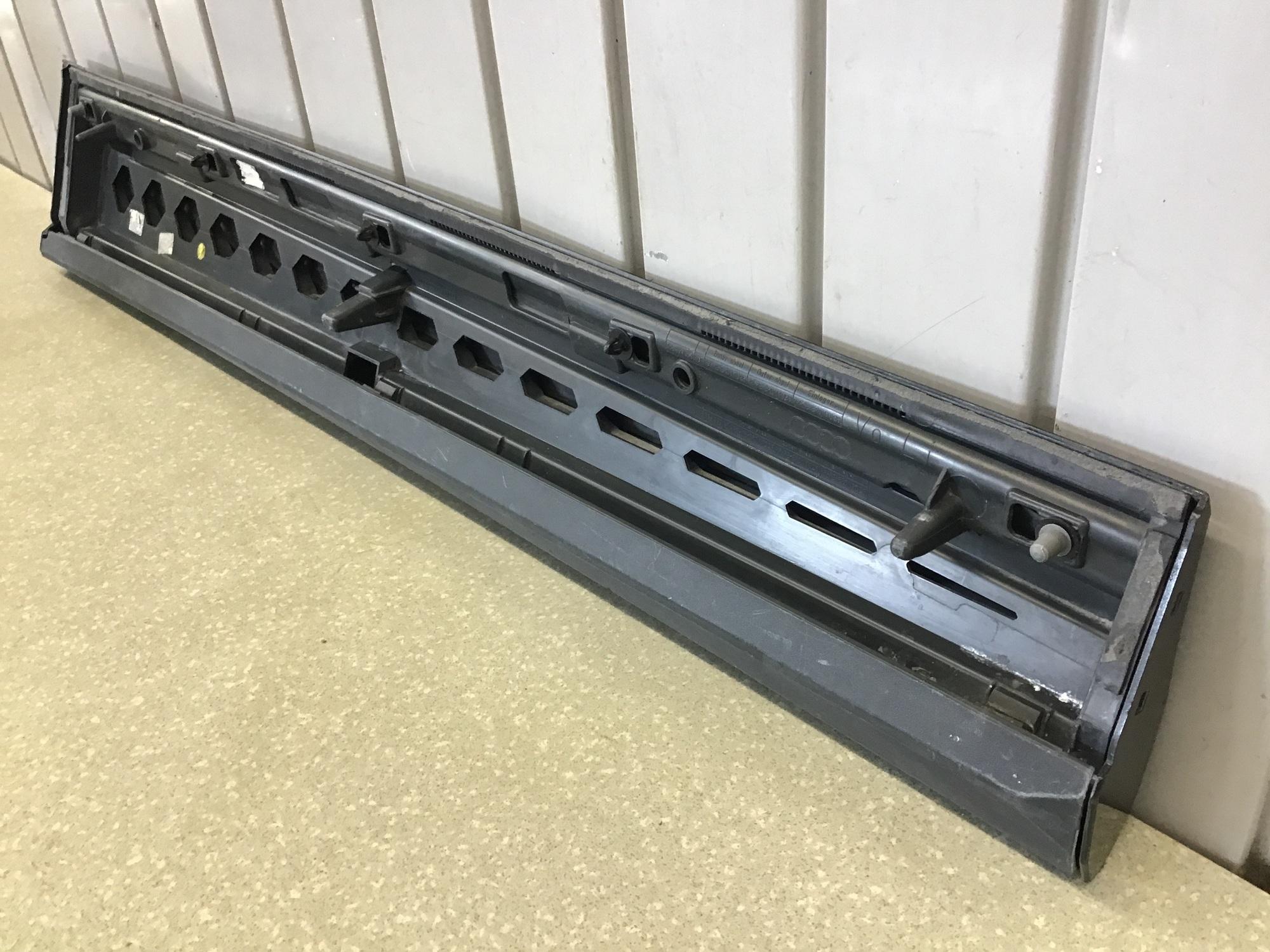 Накладка двери передней левой, Audi Q8 2018>