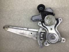 Стеклоподъемник электр. задний правый Toyota Land Cruiser 11 (VDJ200) 2007-2021