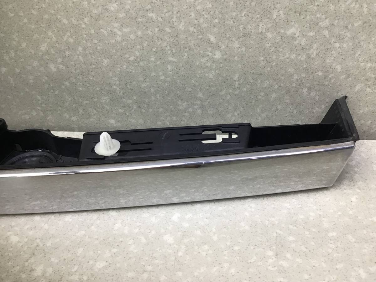 Накладка крышки багажника BMW 7-Series F01 2008-2015 Накладка крышки багажника BMW 7-Series F01 2008-2015