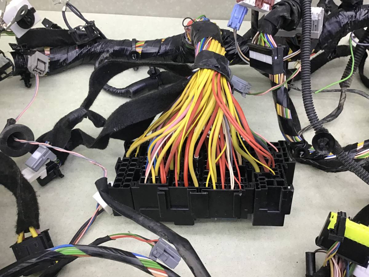 Проводка салона Renault Logan (2) 2014>