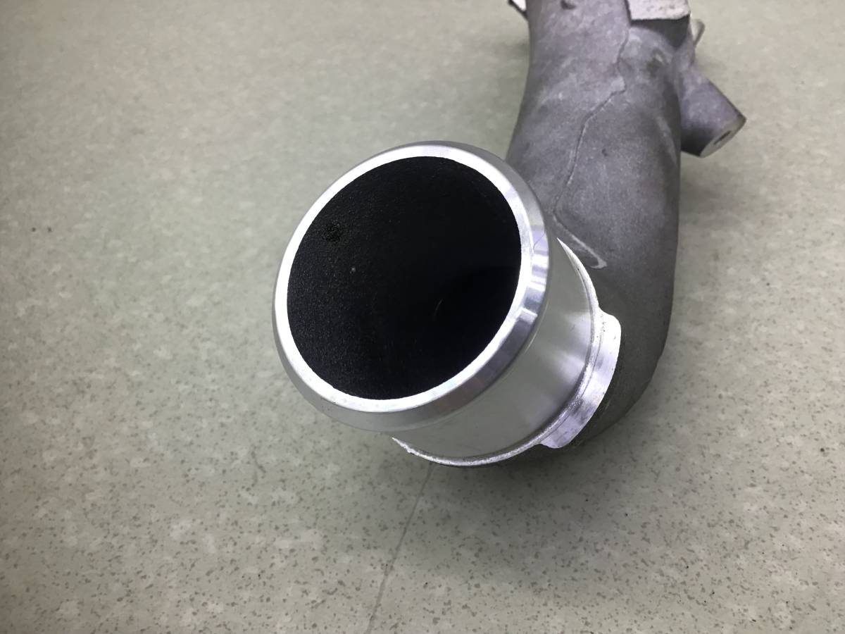 Патрубок турбины  Toyota Land Cruiser (J300) 2021>