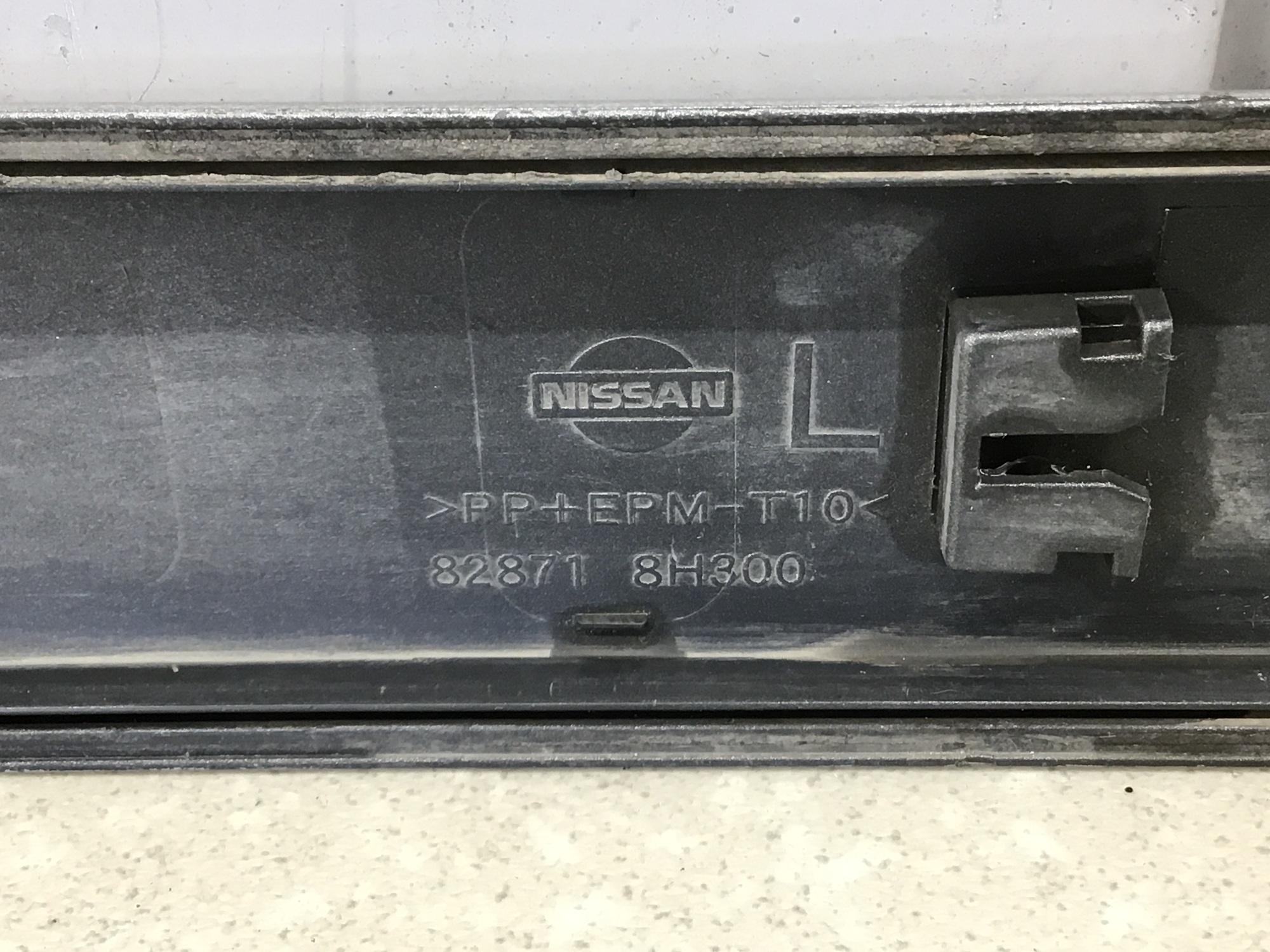 Накладка двери задней левой, Nissan X-Trail (T30) 2001-2006 Накладка двери задней левой, Nissan X-Trail (T30) 2001-2006
