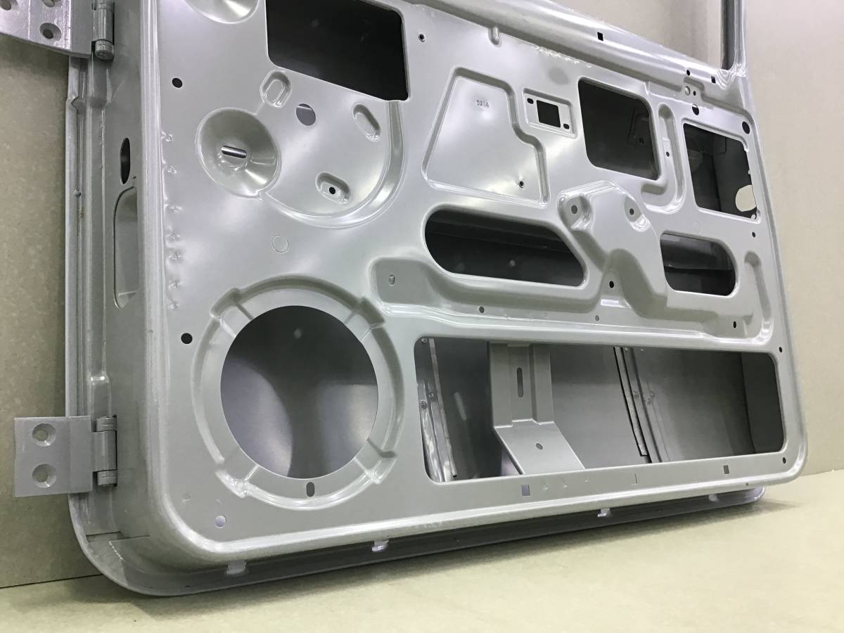 Дверь передняя правая Lada Niva (2121) 1977-2021