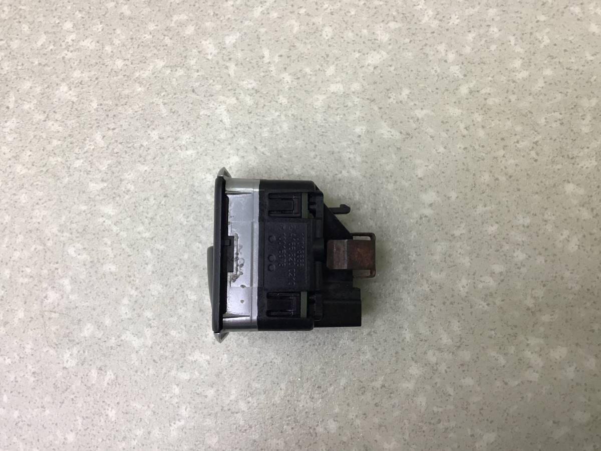 Кнопка стеклоподъемника Mercedes-Benz GL-Class (X166) 2012>