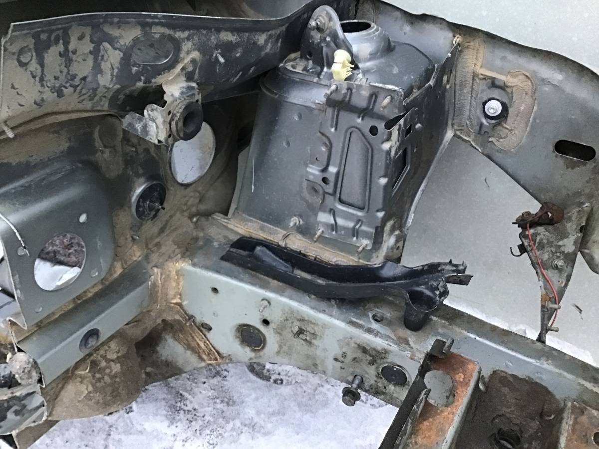 Лонжерон передний левый Renault Duster (HS) 2010-2021