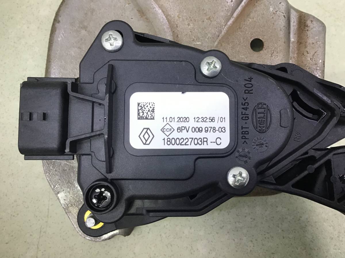 Педаль газа Renault Logan (2) 2014>