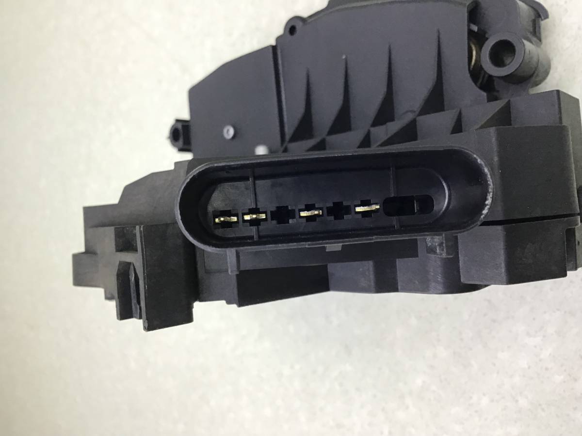 Замок двери задней левой Ford Fiesta (CB1) 2008-2019