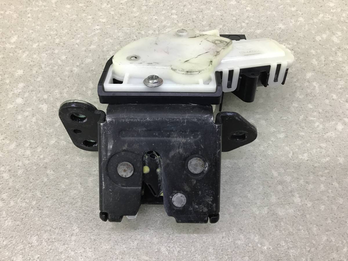 Замок багажника Mazda CX-5 (KE) 2011-2017 Замок багажника Mazda CX-5 (KE) 2011-2017