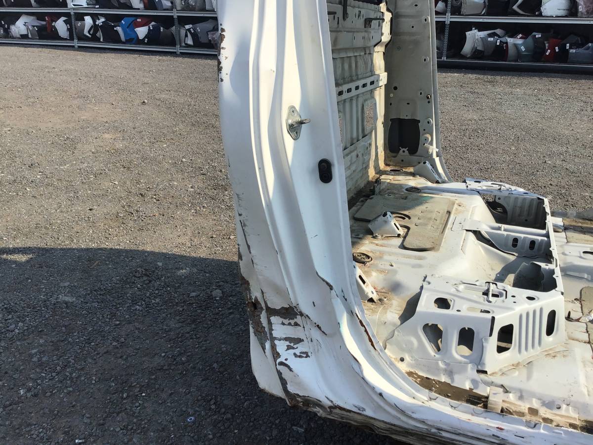 Панель задняя Toyota Hilux (GUN125L, GUN126L, TGN126) 2015-н.в. Панель задняя Toyota Hilux (GUN125L, GUN126L, TGN126) 2015-н.в.