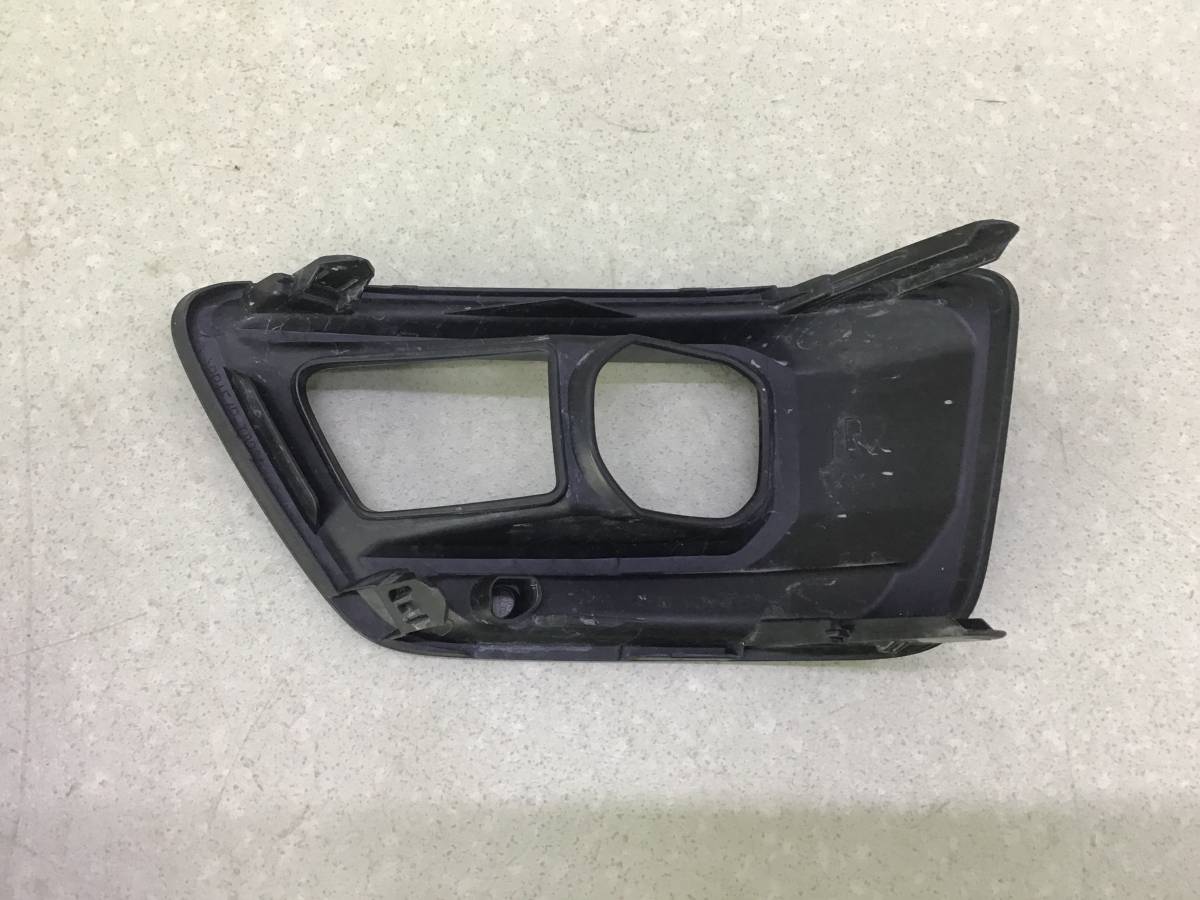 Рамка противотуманной фары правой Toyota Land Cruiser (J300) 2021> Рамка противотуманной фары правой Toyota Land Cruiser (J300) 2021>
