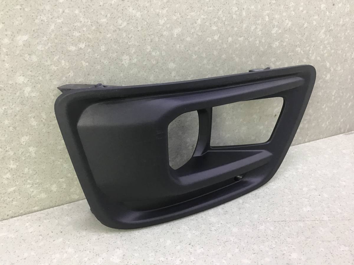 Рамка противотуманной фары правой Toyota Land Cruiser (J300) 2021> Рамка противотуманной фары правой Toyota Land Cruiser (J300) 2021>