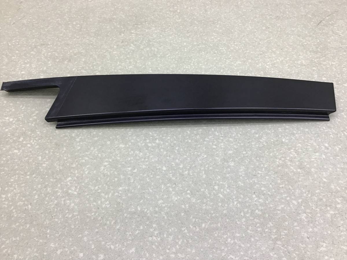 Накладка стойки BMW X1 E84 2009-2015 Накладка стойки BMW X1 E84 2009-2015