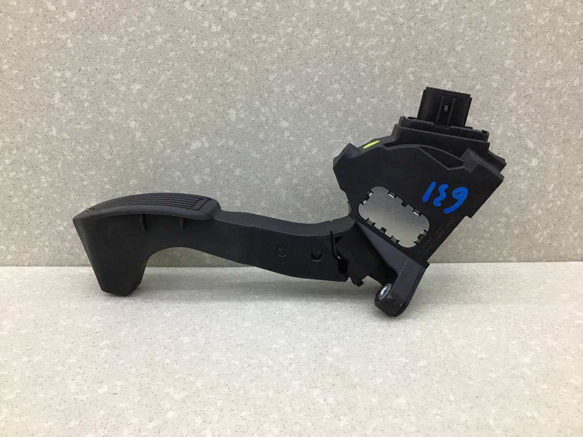 Педаль газа Toyota Corolla (NRE180) 2013-2019 Педаль газа Toyota Corolla (NRE180) 2013-2019