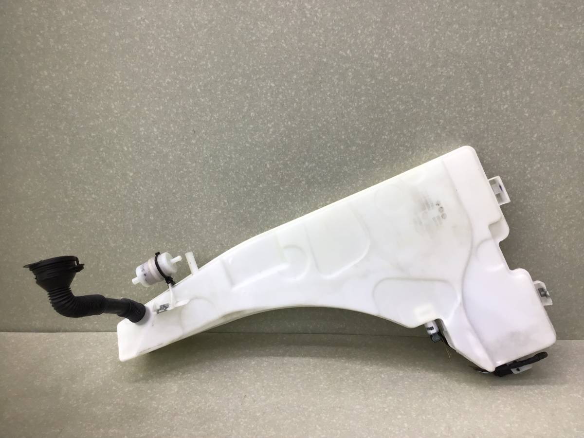 Бачок омывателя лобового стекла BMW X5 E70 2007-2013