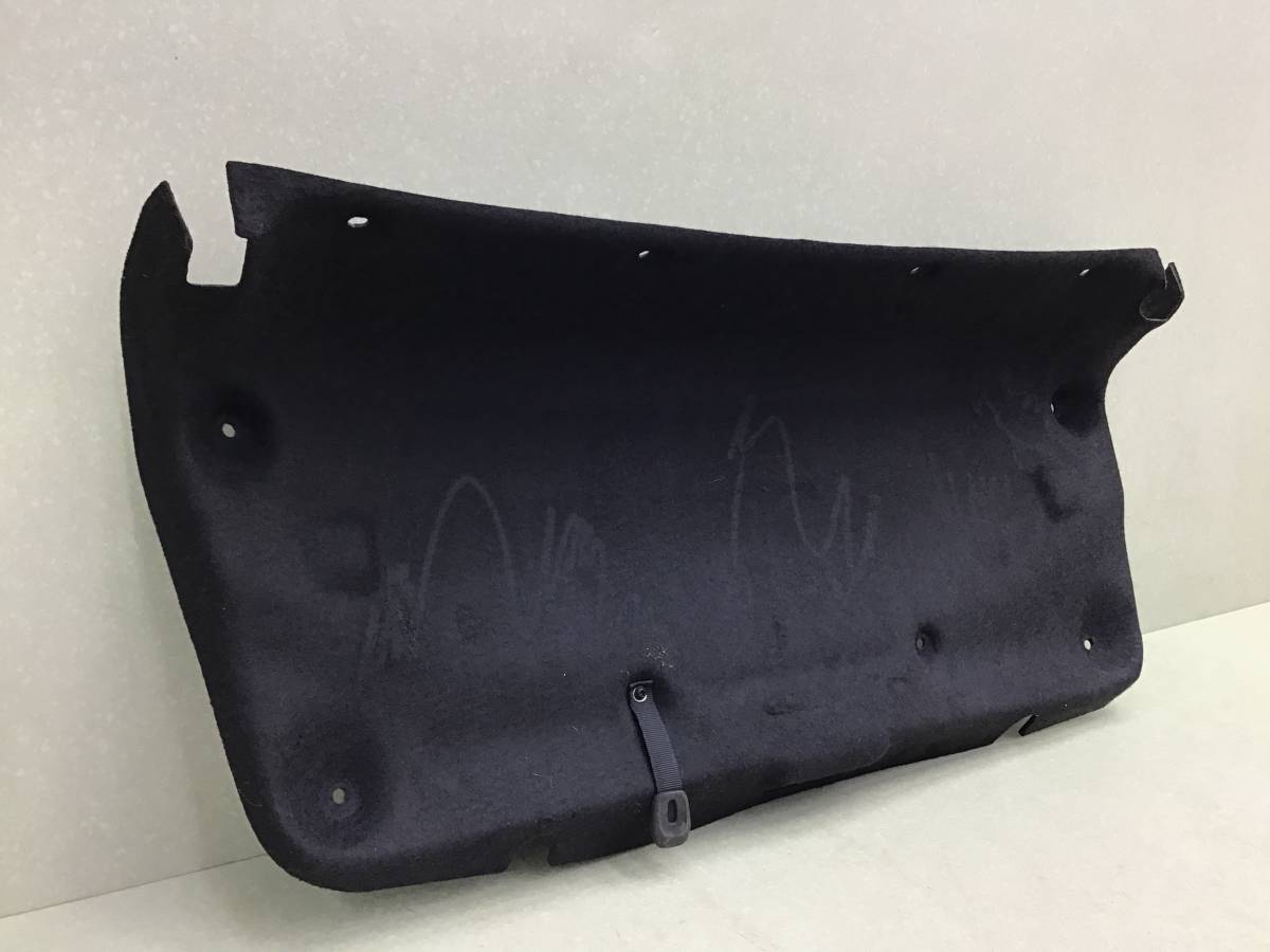 Обшивка крышки багажника Ford Fiesta (CB1) 2008-2019 Обшивка крышки багажника Ford Fiesta (CB1) 2008-2019