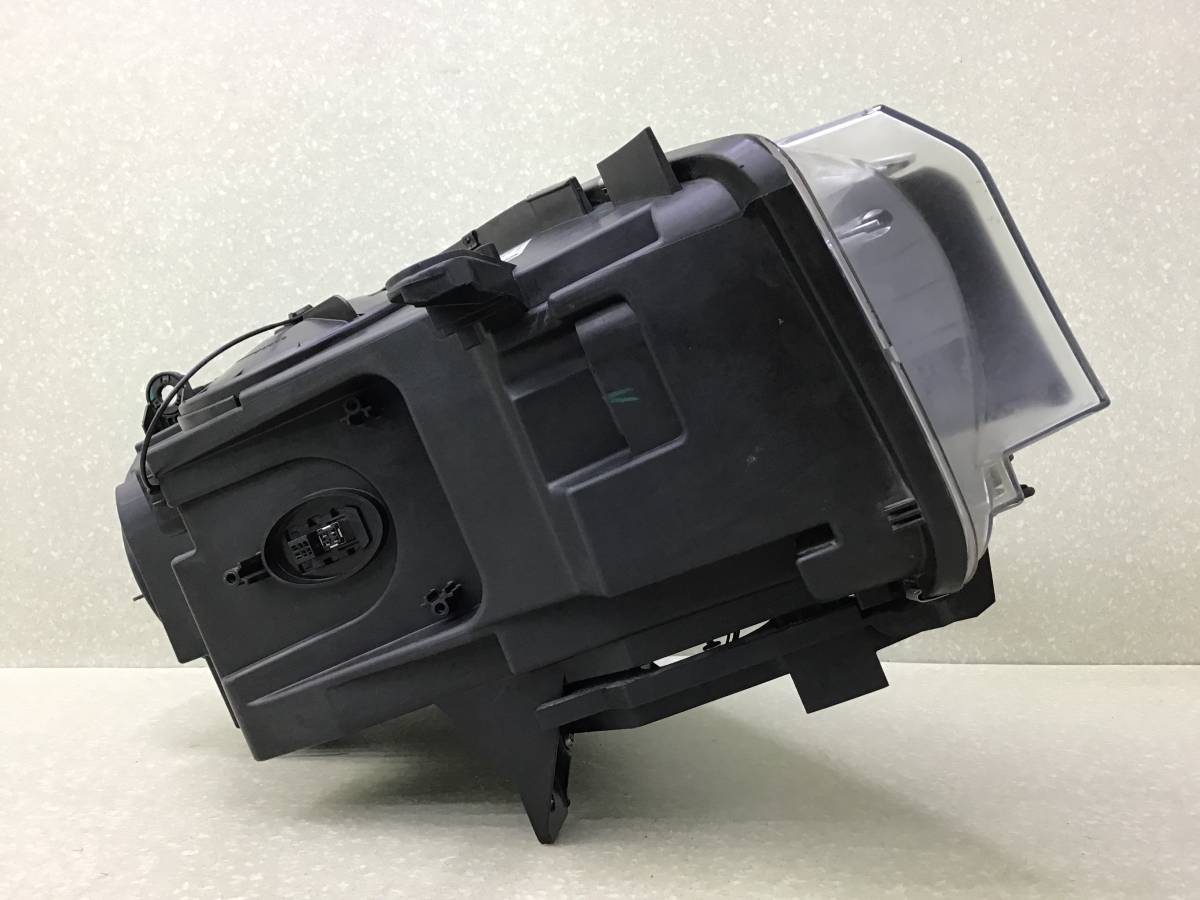 Фара левая BMW X5 F15/F85 2013> Фара левая BMW X5 F15/F85 2013>
