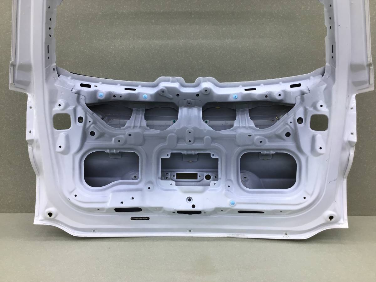 Дверь багажника Chery Tiggo 4 Pro (T19) 2021-н.в. Дверь багажника Chery Tiggo 4 Pro (T19) 2021-н.в.