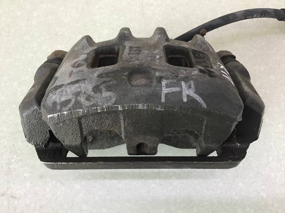 Суппорт передний правый Subaru Forester (S11) 2002-2007 Суппорт передний правый Subaru Forester (S11) 2002-2007