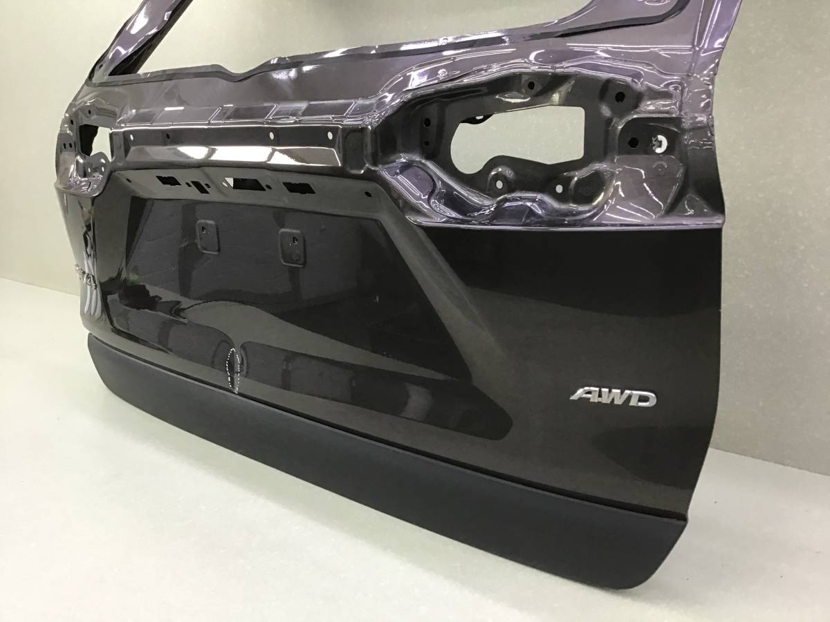 Дверь багажника Toyota Rav 4 (XA50) 2018> Дверь багажника Toyota Rav 4 (XA50) 2018>