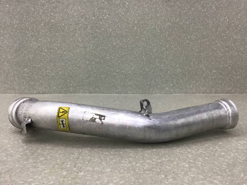 Патрубок интеркулера Mercedes-Benz C-Class (W204) 2007-2014 Патрубок интеркулера Mercedes-Benz C-Class (W204) 2007-2014