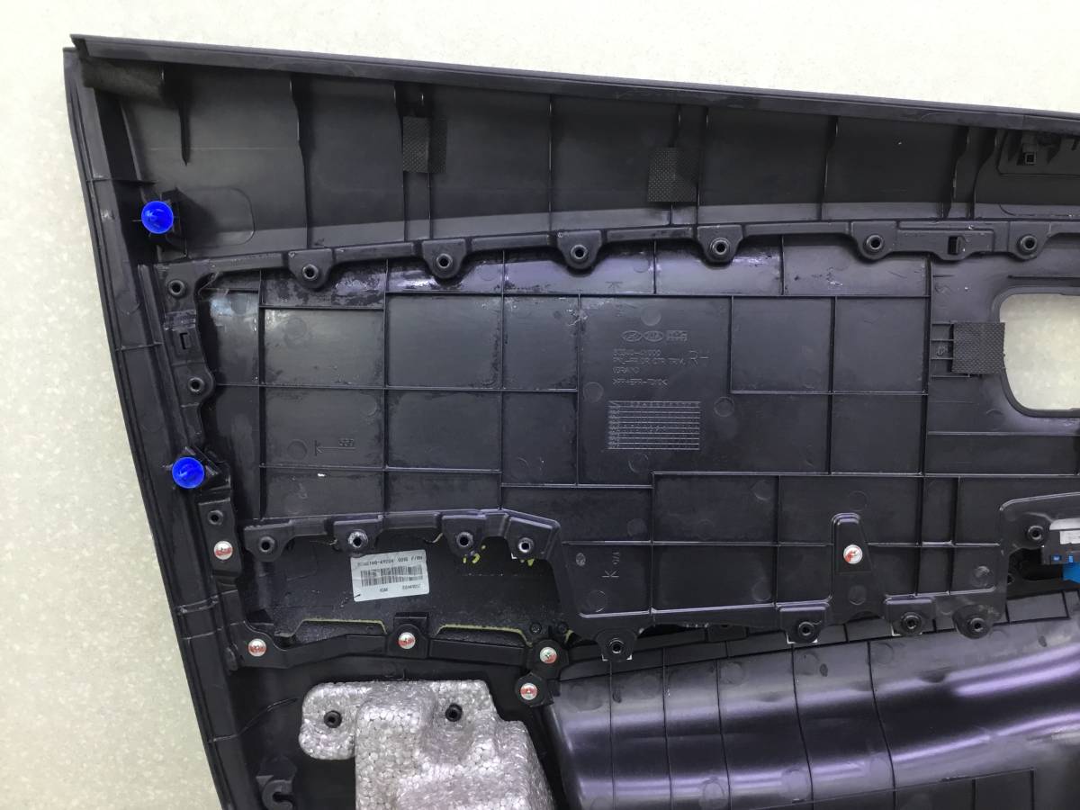 Обшивка двери передней правой Kia Rio 3 (QB) 2011-2017